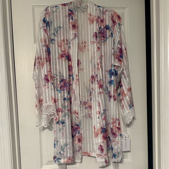 In Bloom by Jonquil Floral Sheer Robe with Lace Trim - Picture 5 of 10